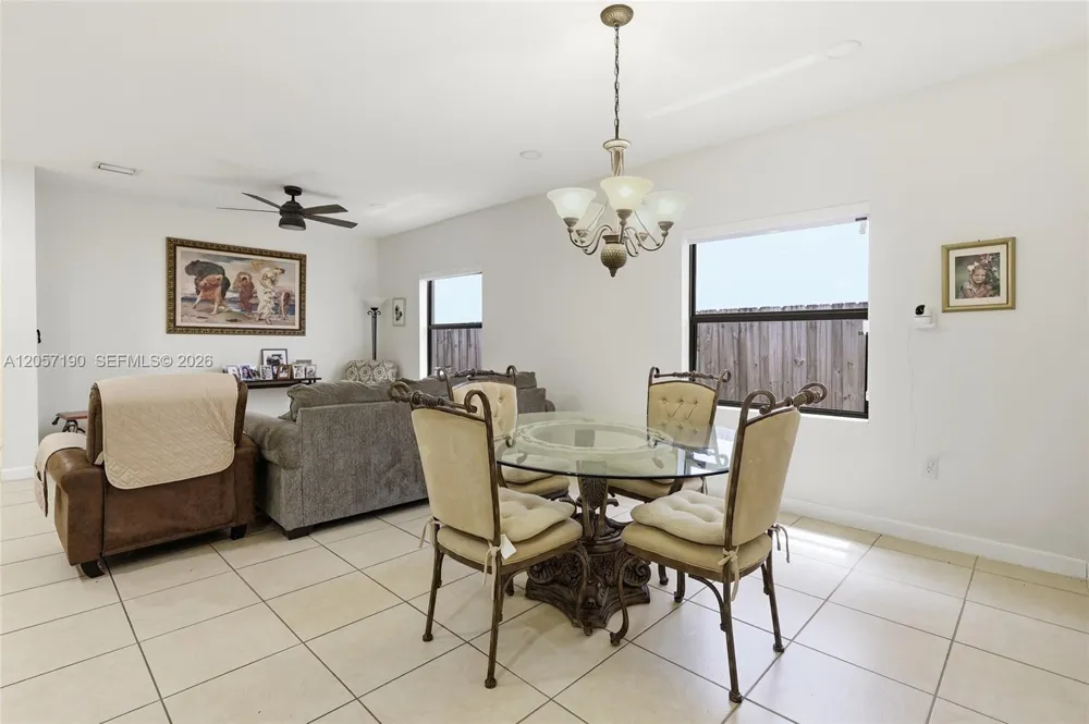15585 SW 176th Ter Miami, FL 33187
