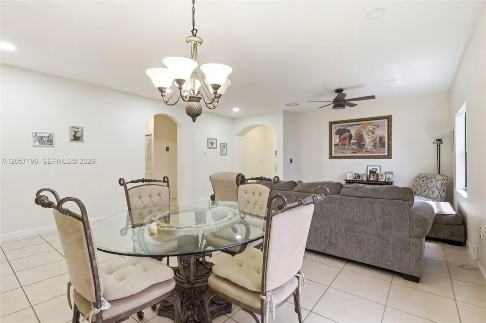 15585 SW 176th Ter Miami, FL 33187