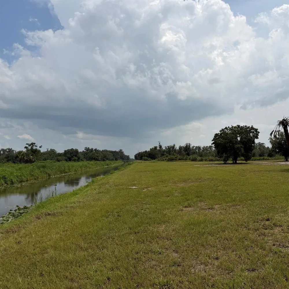 18410 NW 260th Street Okeechobee, FL 34972