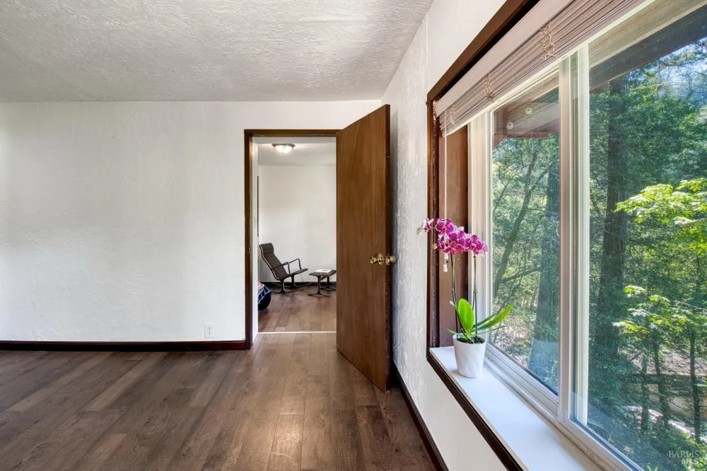 15 Mountain View Avenue Lagunitas, CA 94938