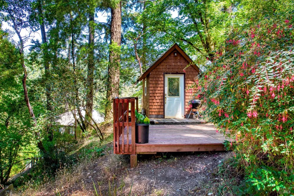 15 Mountain View Avenue Lagunitas, CA 94938