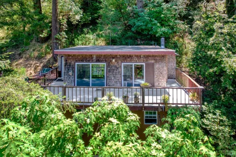 15 Mountain View Avenue
