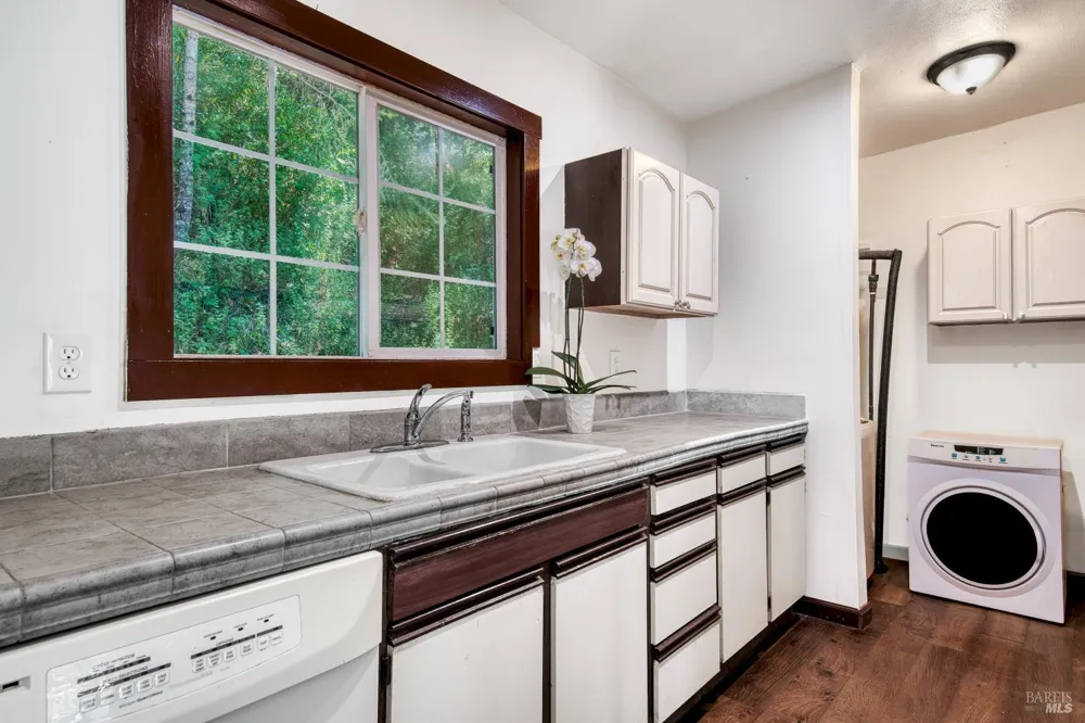 15 Mountain View Avenue Lagunitas, CA 94938