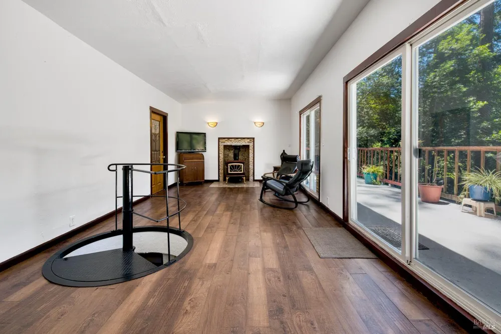 15 Mountain View Avenue Lagunitas, CA 94938