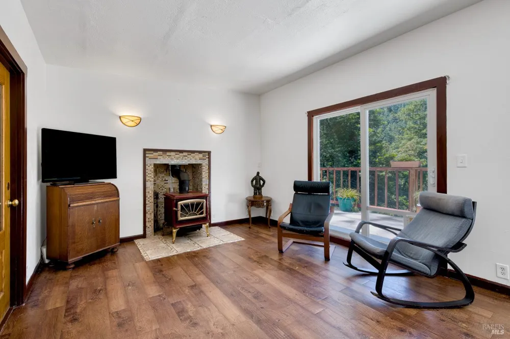 15 Mountain View Avenue Lagunitas, CA 94938