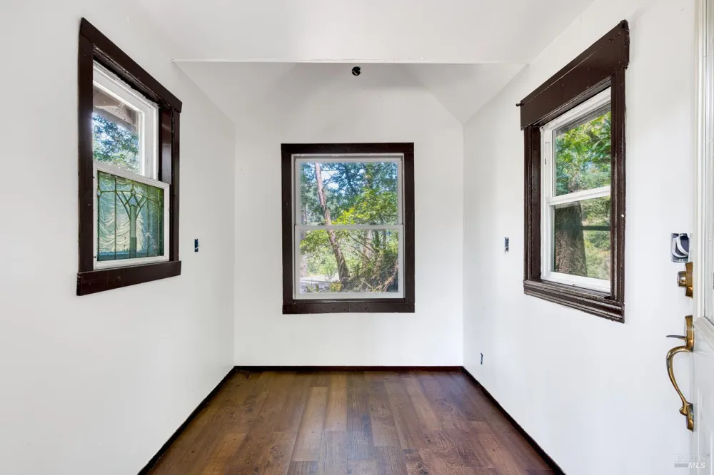 15 Mountain View Avenue Lagunitas, CA 94938