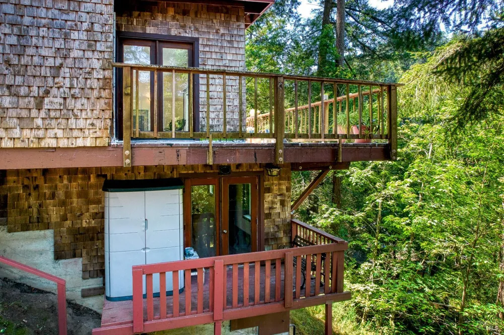 15 Mountain View Avenue Lagunitas, CA 94938