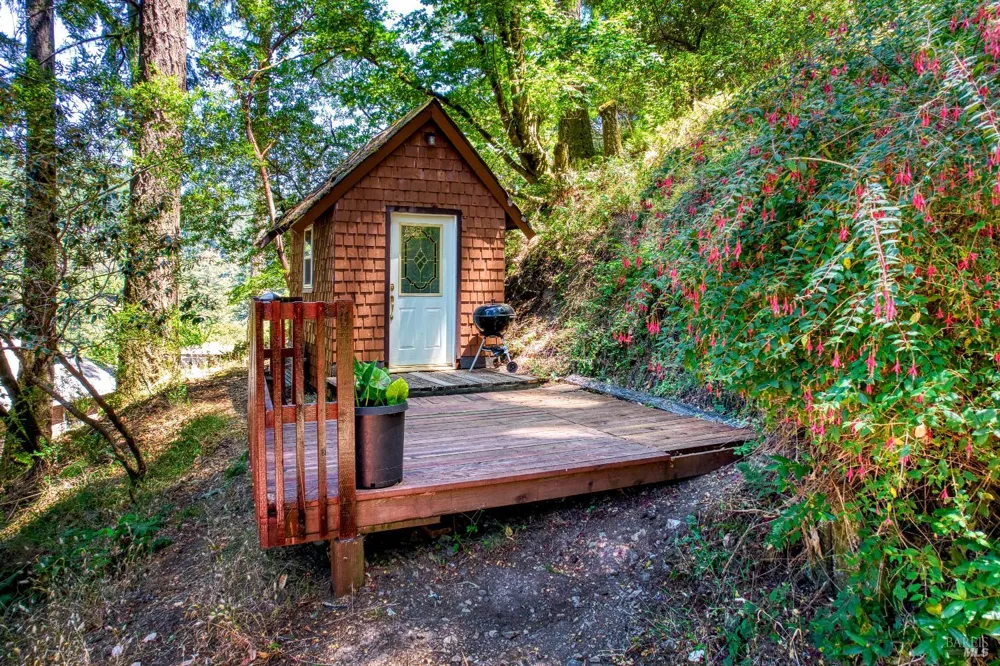 15 Mountain View Avenue Lagunitas, CA 94938