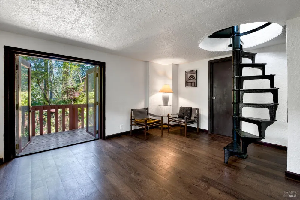 15 Mountain View Avenue Lagunitas, CA 94938