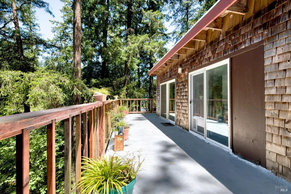15 Mountain View Avenue Lagunitas, CA 94938