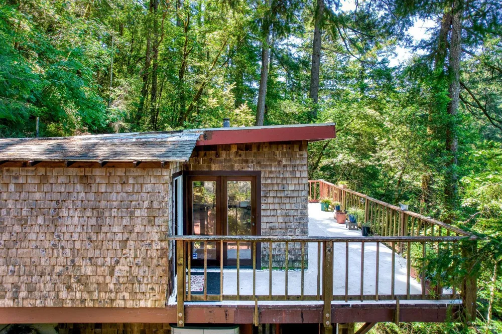 15 Mountain View Avenue Lagunitas, CA 94938