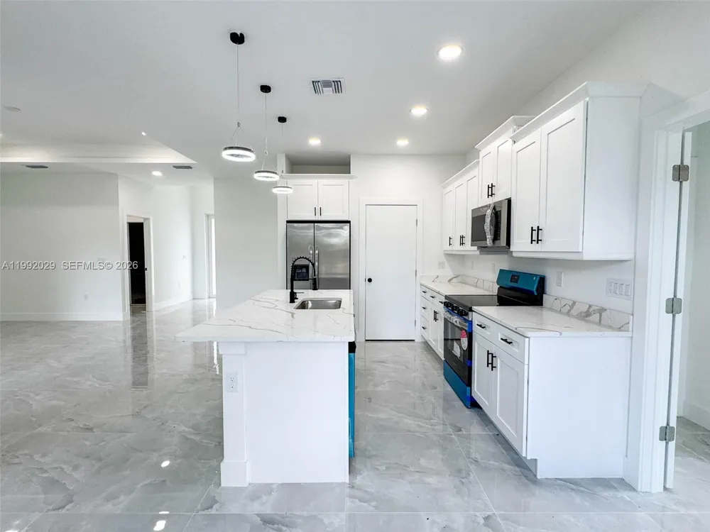 852 Belden Ave Lehigh Acres, FL 33974