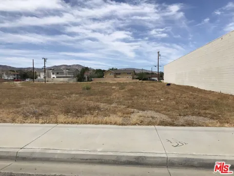 38701 E Avenue Q3