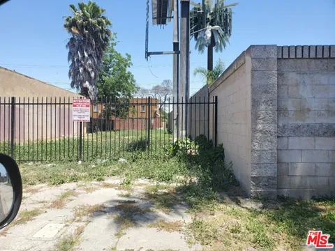 485 W COMPTON BOULEVARD