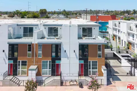117 W Plymouth