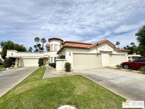 696 Vista Lago Circle
