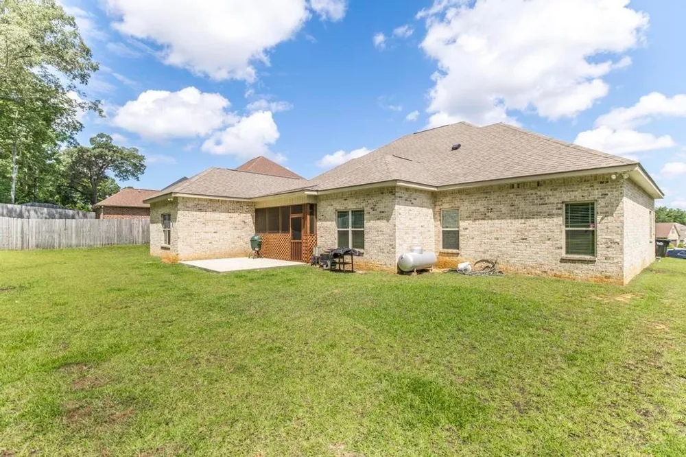 306 Rustic Live Oak Trail Bonaire, GA 31005