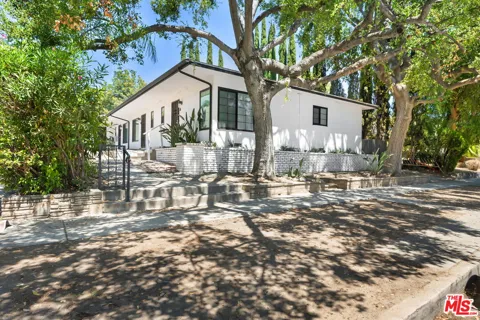 2007 E Villa Street
