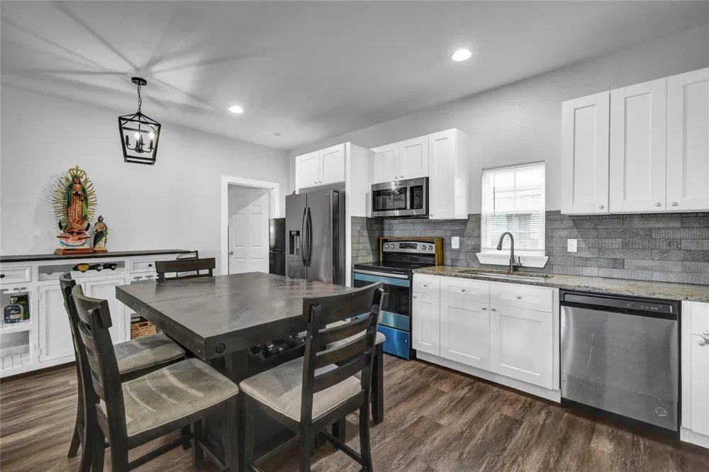 702 Ghinaudo Road Brazoria, TX 77422