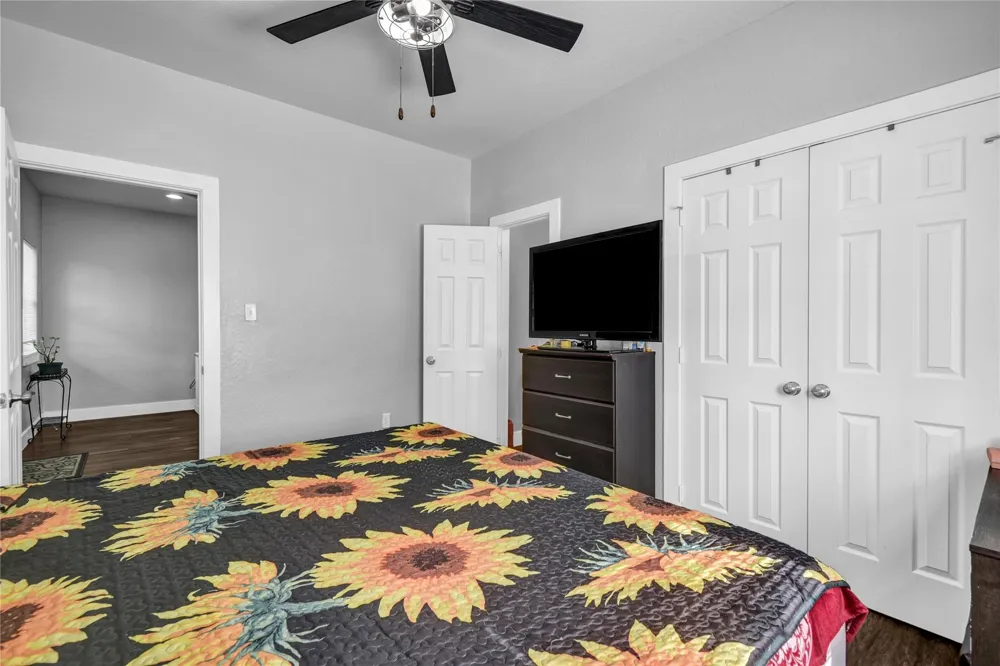 702 Ghinaudo Road Brazoria, TX 77422