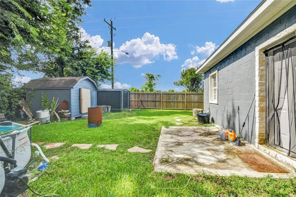 702 Ghinaudo Road Brazoria, TX 77422