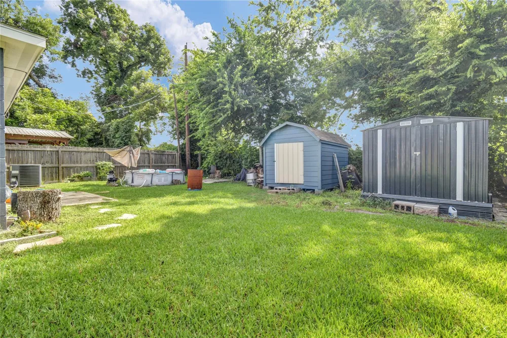 702 Ghinaudo Road Brazoria, TX 77422