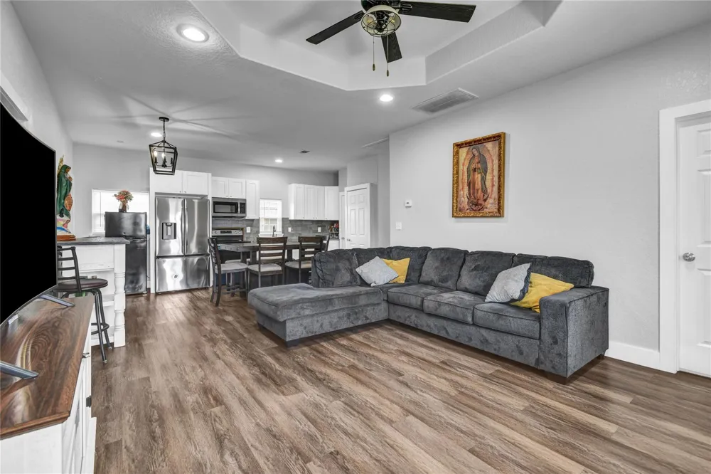 702 Ghinaudo Road Brazoria, TX 77422
