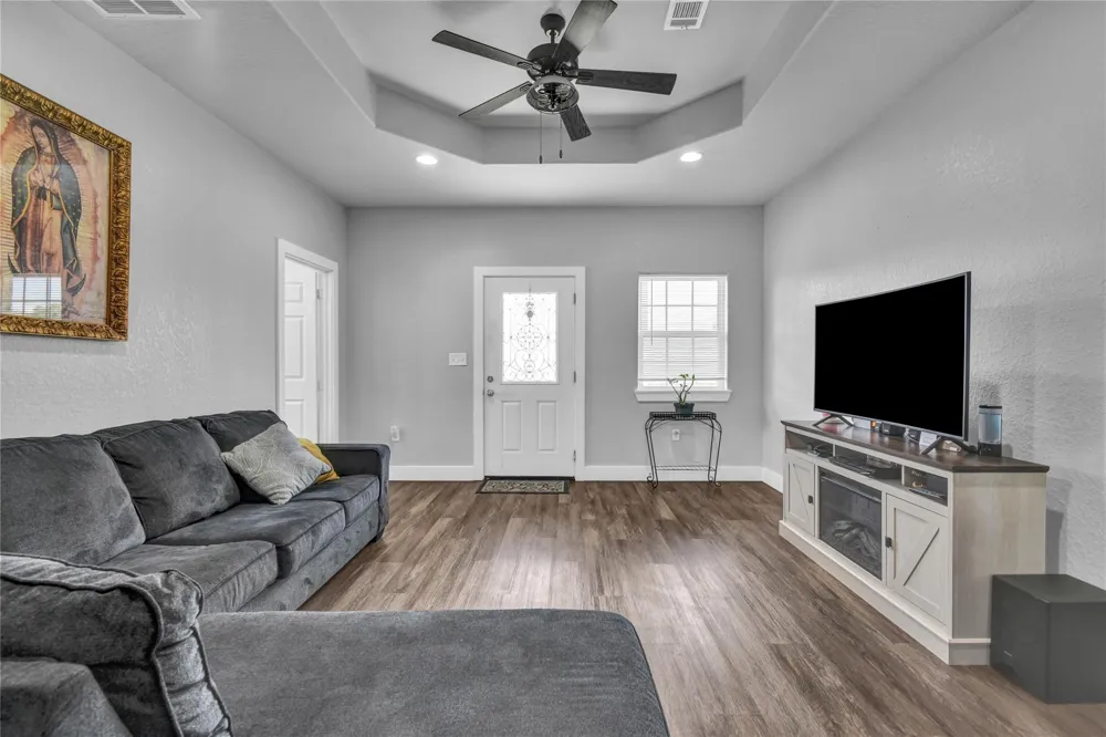 702 Ghinaudo Road Brazoria, TX 77422