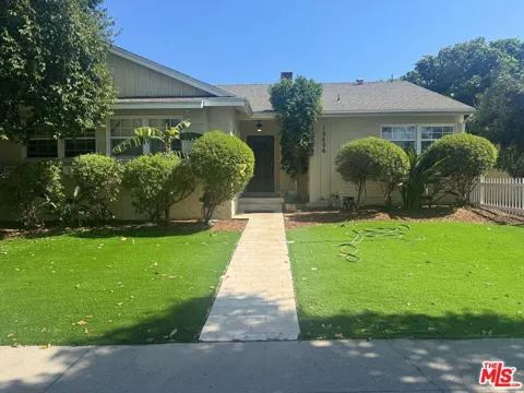 19604 Victory Boulevard
