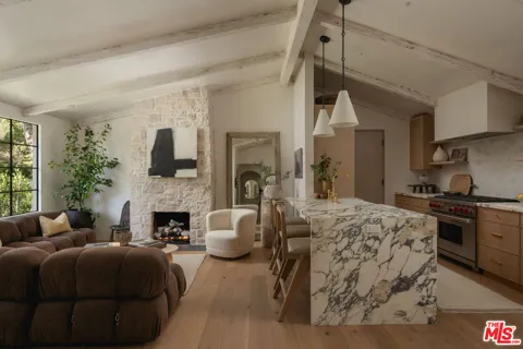 159 Loureyro Road