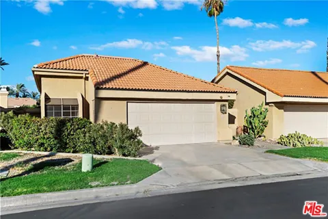 8 Las Cruces Lane