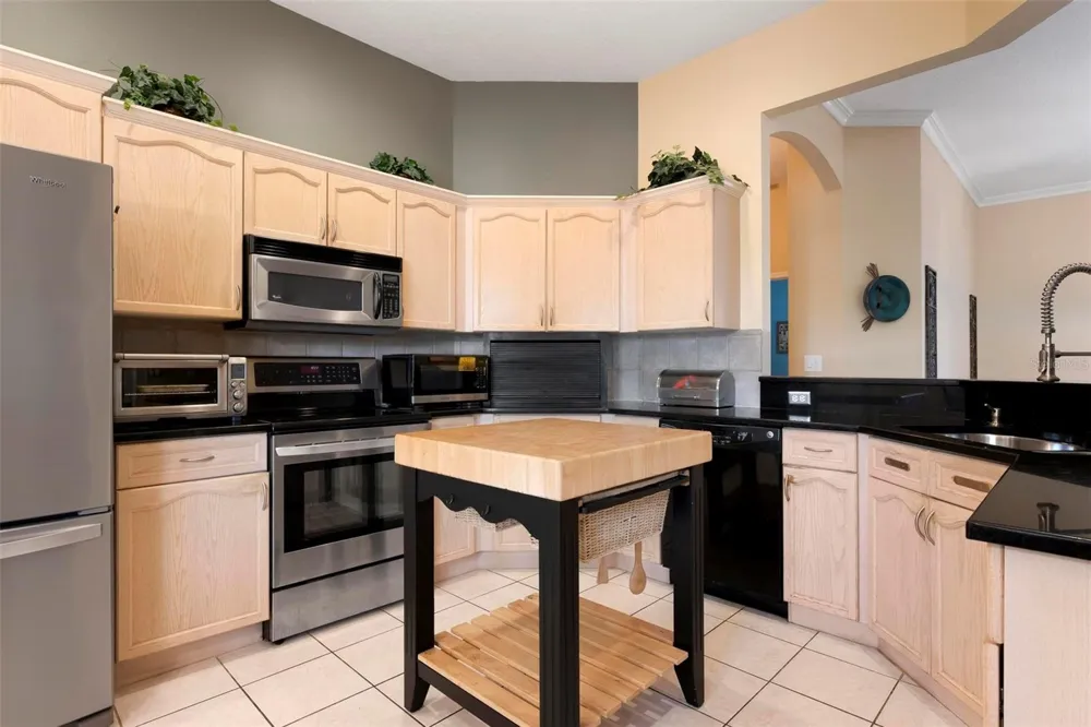 6852 SAGEBRUSH CIRCLE Sarasota, FL 34243