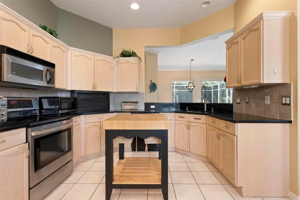 6852 SAGEBRUSH CIRCLE Sarasota, FL 34243