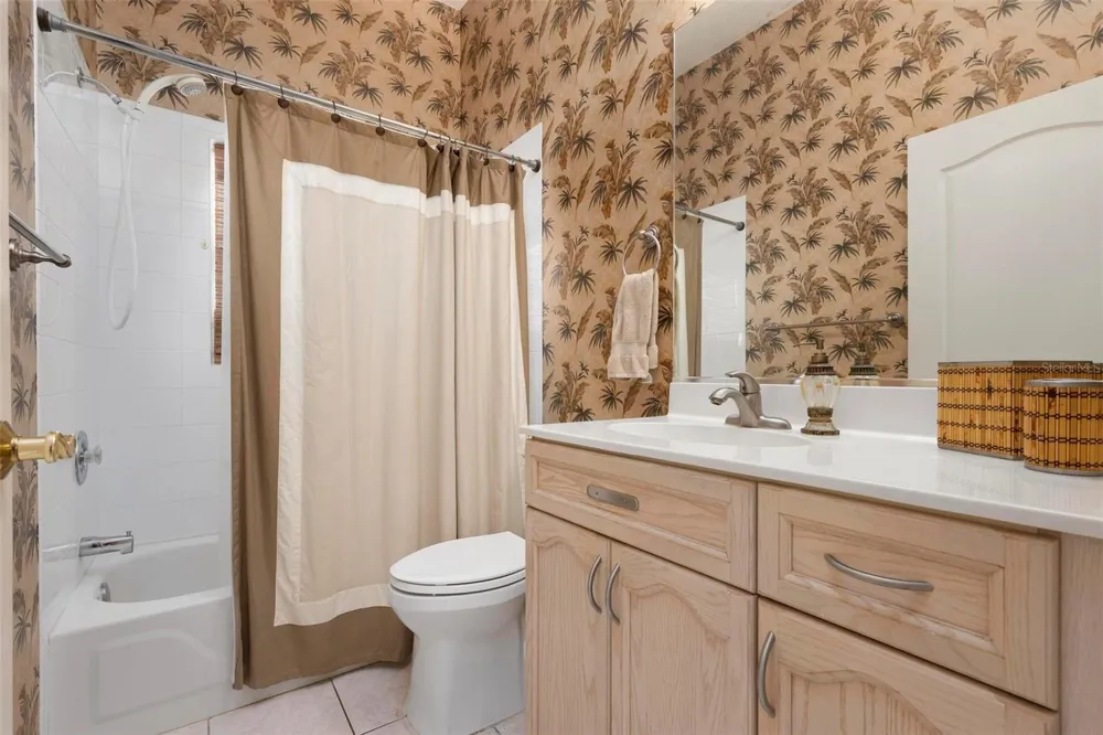 6852 SAGEBRUSH CIRCLE Sarasota, FL 34243