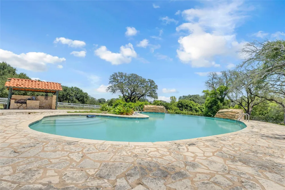 680 E Amity Road Salado, TX 76571