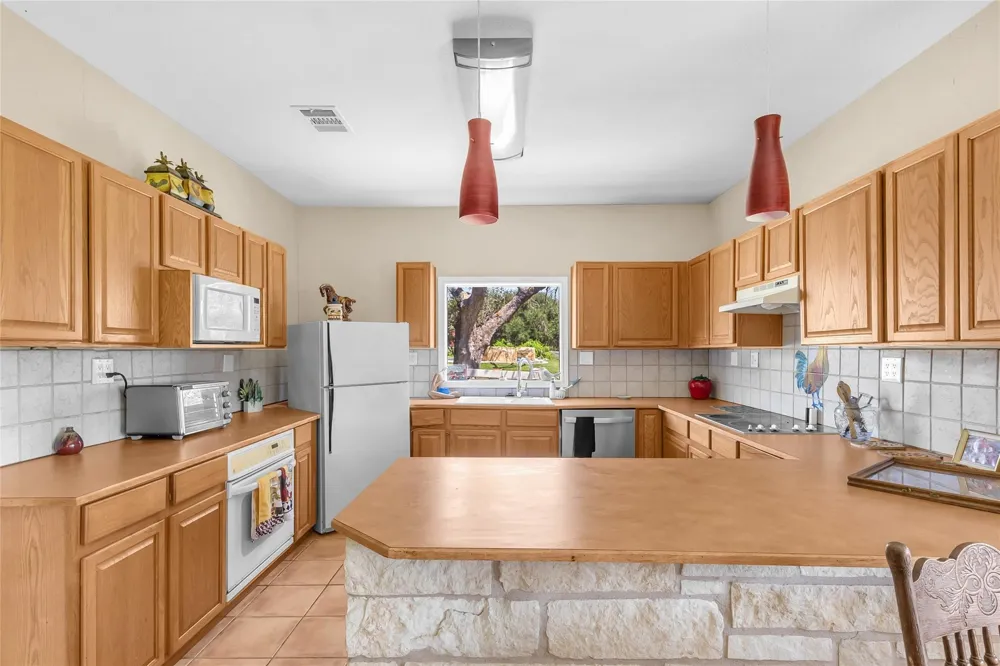 680 E Amity Road Salado, TX 76571