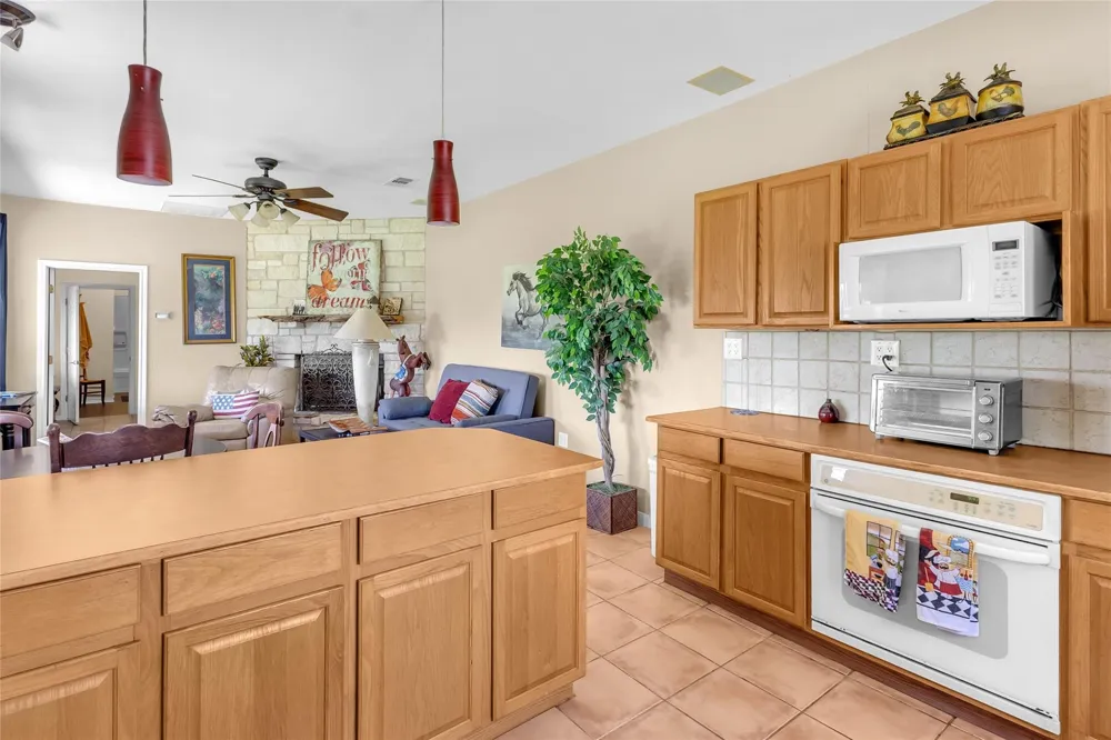 680 E Amity Road Salado, TX 76571