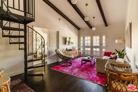 2700 Cahuenga Boulevard