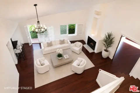 16040 W Sunset Boulevard