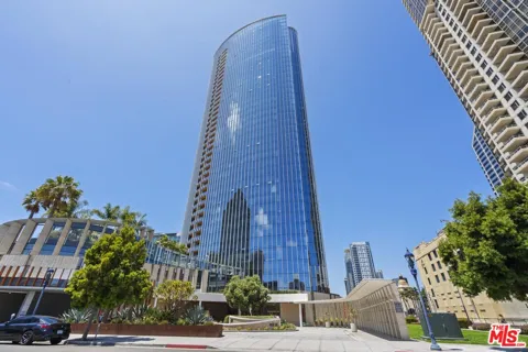 888 W E STREET