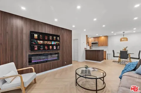 4710 Park Granada
