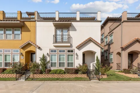 14 W Oaks Drive