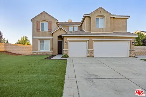 4375 W Avenue M11