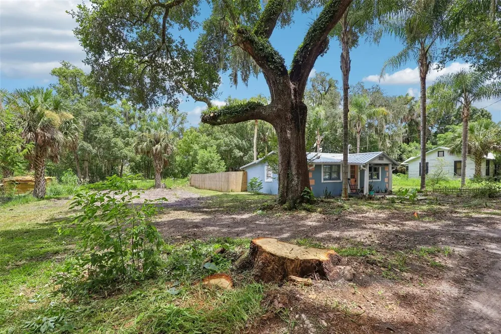 521 S 9TH STREET Crescent City, FL 32112