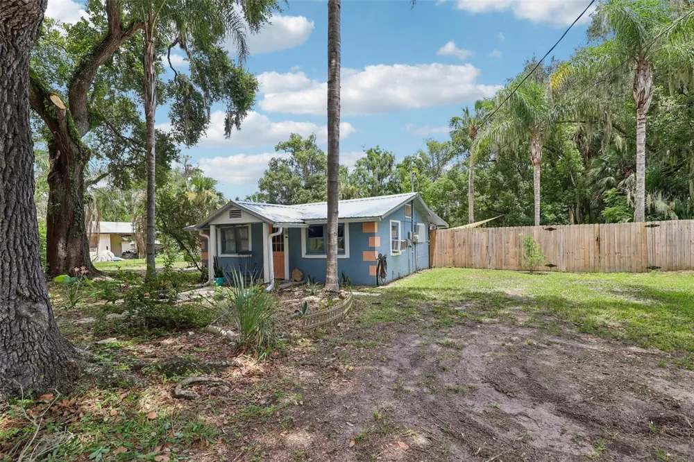 521 S 9TH STREET Crescent City, FL 32112