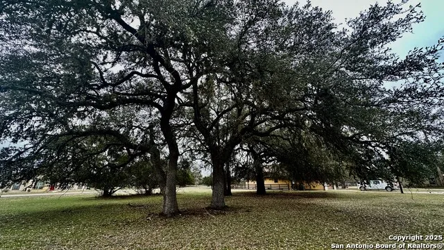 000 Tawny Oak Bandera, TX 78003