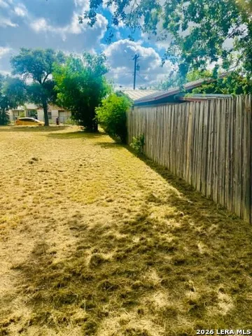 787 E Webster St. Eagle Pass, TX 78852