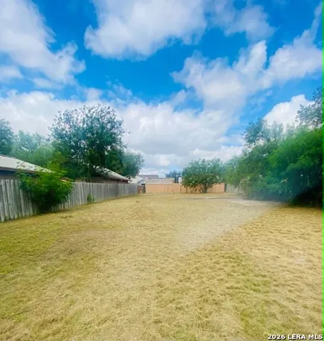 787 E Webster St. Eagle Pass, TX 78852