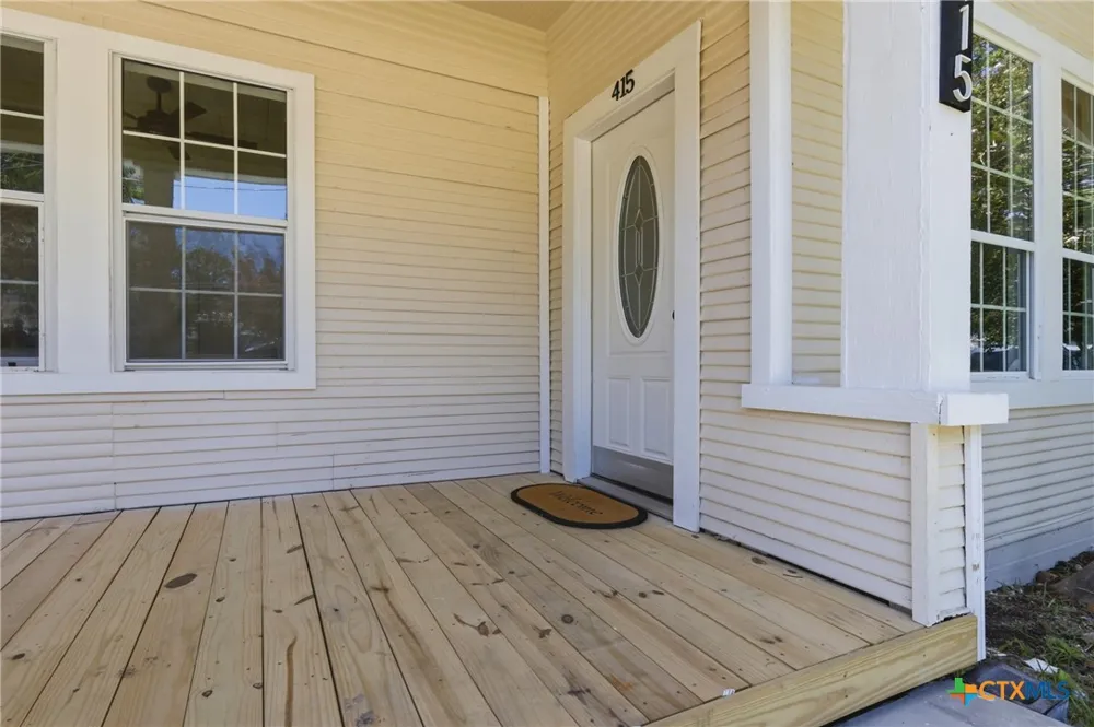 415 Elm Street Seguin, TX 78155