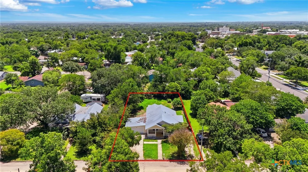 415 Elm Street Seguin, TX 78155